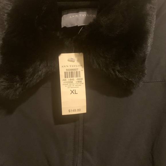 Ann Taylor Black Vest with Faux Fur Collar - Picture 2 of 8
